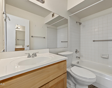 932 E Michigan Avenue - Photo Thumbnail 15
