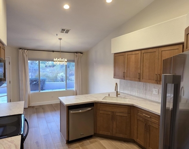19116 N 91st Street - Photo Thumbnail 7