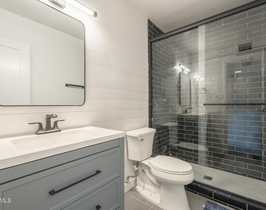 4701 N 68th Street - Photo Thumbnail 12