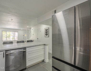 4701 N 68th Street - Photo Thumbnail 6