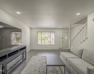4701 N 68th Street - Photo Thumbnail 4