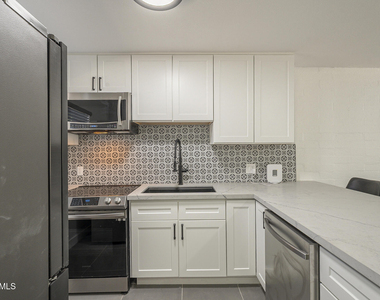 4701 N 68th Street - Photo Thumbnail 8
