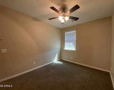 3726 E Angstead Drive - Photo Thumbnail 14
