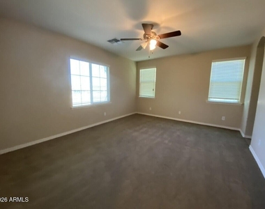 3726 E Angstead Drive - Photo Thumbnail 6