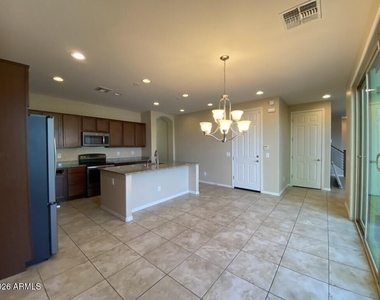 3726 E Angstead Drive - Photo Thumbnail 8