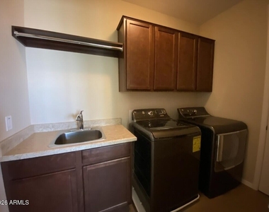 3726 E Angstead Drive - Photo Thumbnail 10
