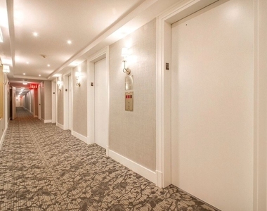 East 71st Street - Photo Thumbnail 9