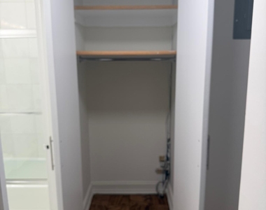 East 71st Street - Photo Thumbnail 6