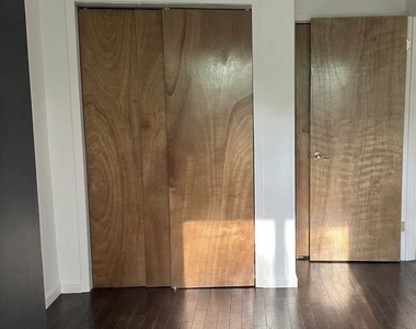87-7 Elmhurst Avenue - Photo Thumbnail 1