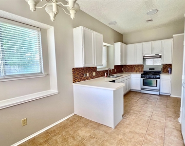 2735 Wentworth Drive - Photo Thumbnail 20