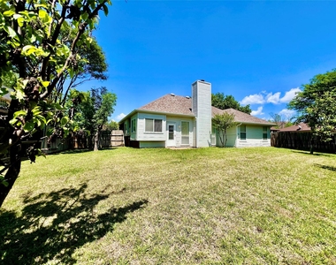 2735 Wentworth Drive - Photo Thumbnail 37