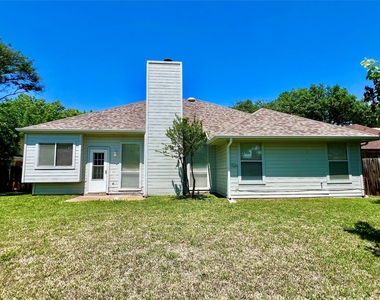 2735 Wentworth Drive - Photo Thumbnail 36