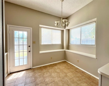 2735 Wentworth Drive - Photo Thumbnail 24