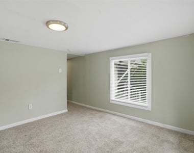 1214 Jones Street - Photo Thumbnail 8