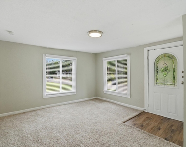 1214 Jones Street - Photo Thumbnail 5