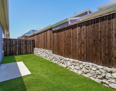 615 Sophia Way - Photo Thumbnail 14