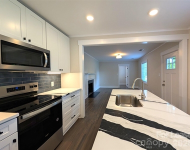 2445 Morton Street - Photo Thumbnail 3