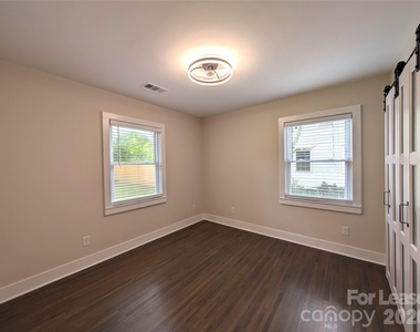 2445 Morton Street - Photo Thumbnail 14