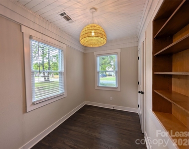 2445 Morton Street - Photo Thumbnail 9