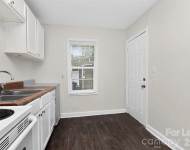 4030 Bearwood Avenue - Photo Thumbnail 11
