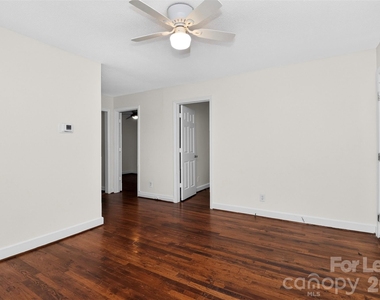 4030 Bearwood Avenue - Photo Thumbnail 2