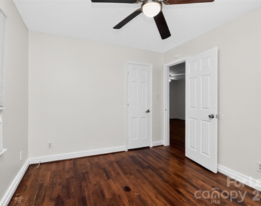 4030 Bearwood Avenue - Photo Thumbnail 10