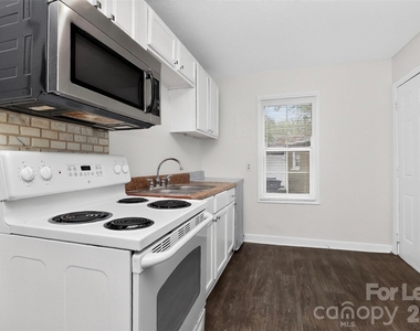 4030 Bearwood Avenue - Photo Thumbnail 12