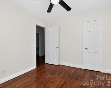 4030 Bearwood Avenue - Photo Thumbnail 8
