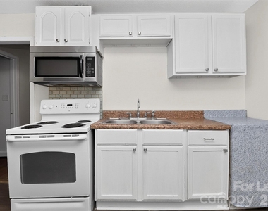 4030 Bearwood Avenue - Photo Thumbnail 14