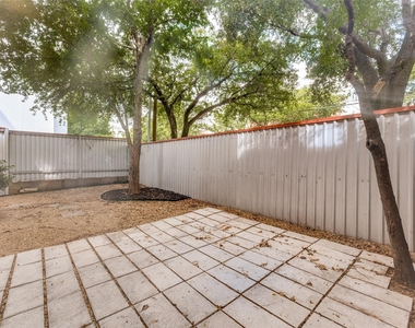 3828 San Jacinto - Photo Thumbnail 24