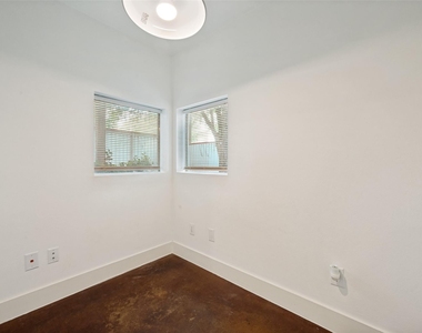 3828 San Jacinto - Photo Thumbnail 18