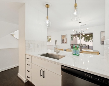 3828 San Jacinto - Photo Thumbnail 6