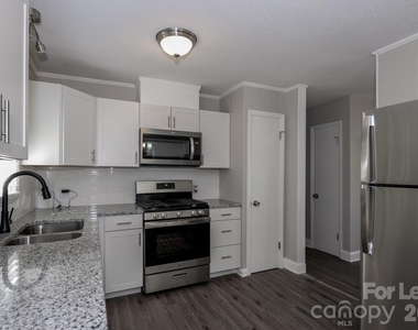 418 Meadow View Drive - Photo Thumbnail 7
