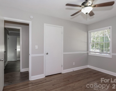 418 Meadow View Drive - Photo Thumbnail 10