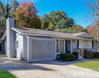 418 Meadow View Drive - Photo Thumbnail 1