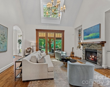3813 Lakeside Drive - Photo Thumbnail 3