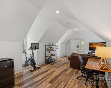3813 Lakeside Drive - Photo Thumbnail 20