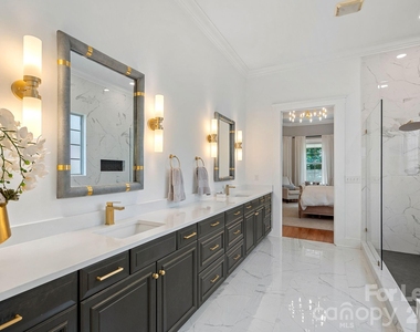 3813 Lakeside Drive - Photo Thumbnail 22