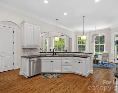 3813 Lakeside Drive - Photo Thumbnail 7