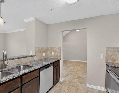 829 Summercreek Drive - Photo Thumbnail 13