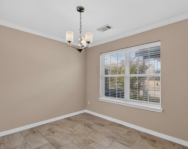 829 Summercreek Drive - Photo Thumbnail 8