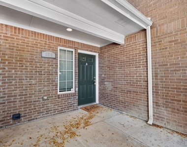 829 Summercreek Drive - Photo Thumbnail 2