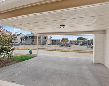 829 Summercreek Drive - Photo Thumbnail 31