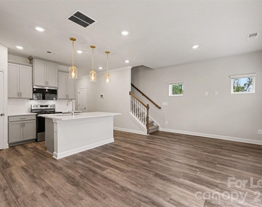 6126 Starview Terrace - Photo Thumbnail 5