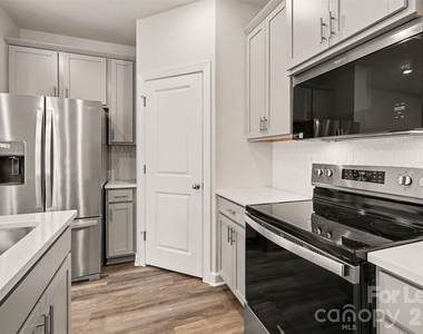 6126 Starview Terrace - Photo Thumbnail 2