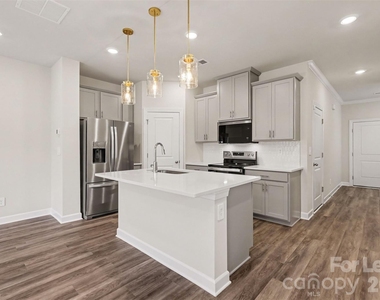 6126 Starview Terrace - Photo Thumbnail 4