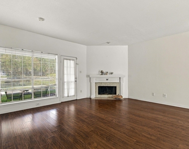 3550 Country Square Drive - Photo Thumbnail 4