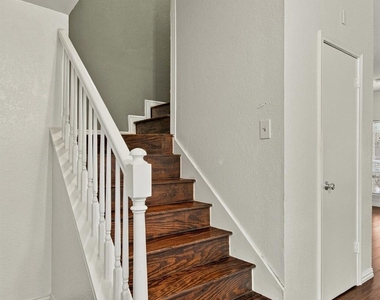 3550 Country Square Drive - Photo Thumbnail 12