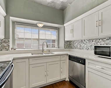 3550 Country Square Drive - Photo Thumbnail 9