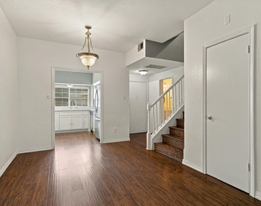 3550 Country Square Drive - Photo Thumbnail 7